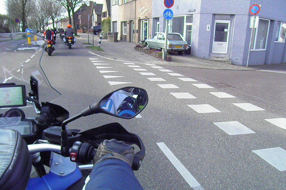 Motorrijbewijspoint Dordrecht theorie cursus online